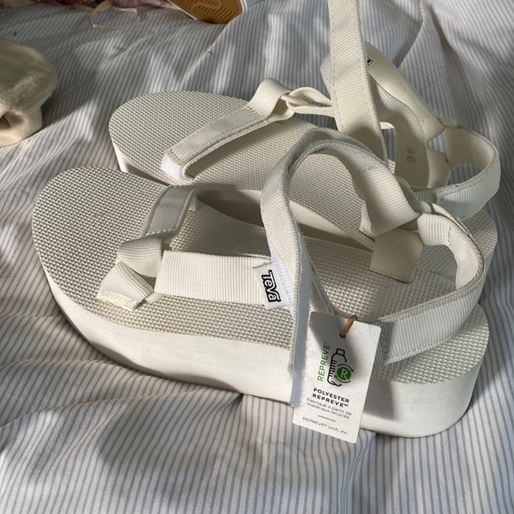 Teva shoes - Picture 1 of 1